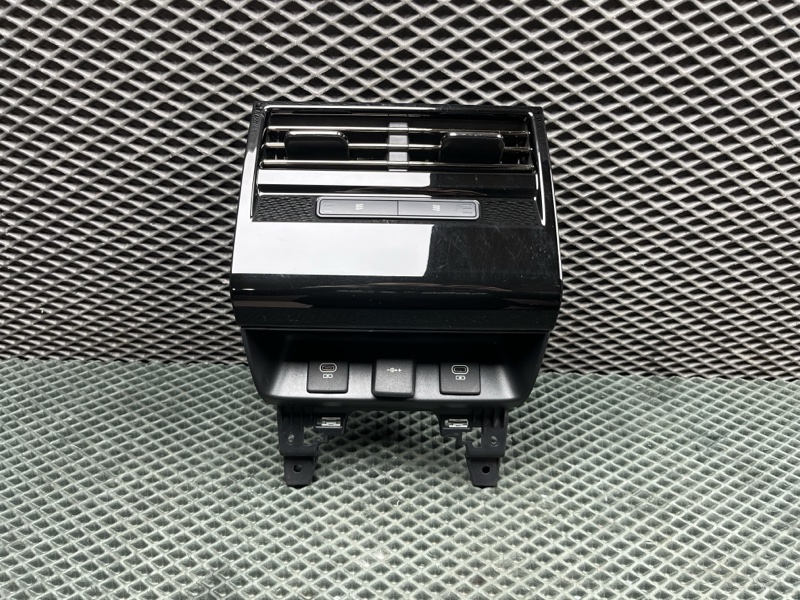 Дефлектор обдува салона Land Rover Range Rover Sport (L461, 2025г.)