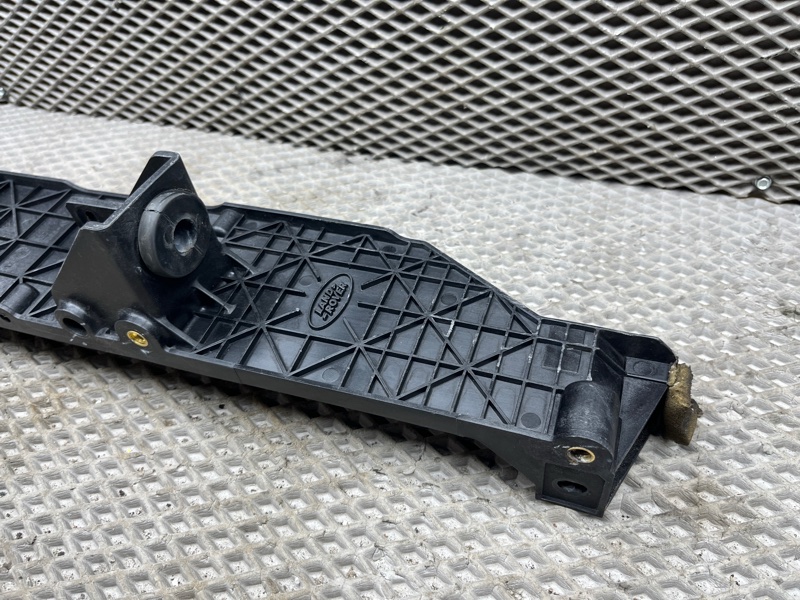 Крепление радиатора Land Rover Range Rover Sport (L320, 2012г.)
