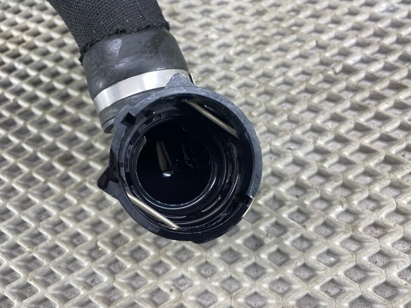Патрубок системы охлаждения Land Rover Range Rover Sport (L461, 2024г.)