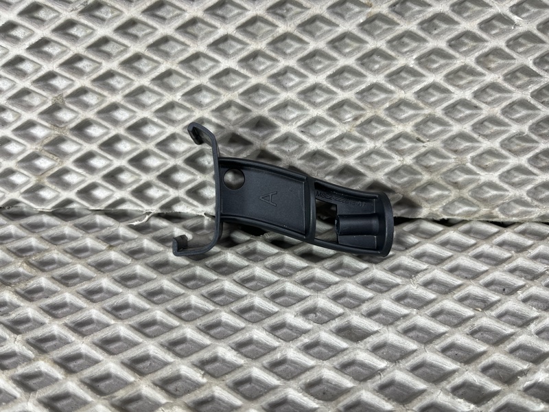 Держатель направляющей стекла Land Rover Range Rover Sport (L461, 2024г.)