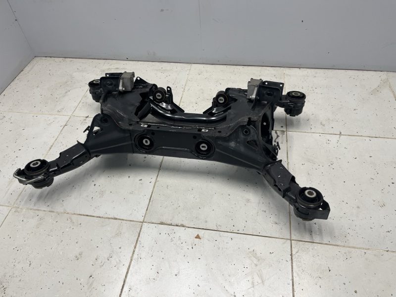 Подрамник Land Rover Discovery Sport (L550, 2016г.)