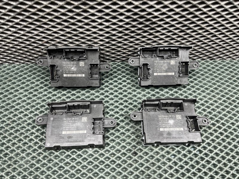 Комплект замков с доводчиками Land Rover Range Rover Sport (L461, 2025г.)