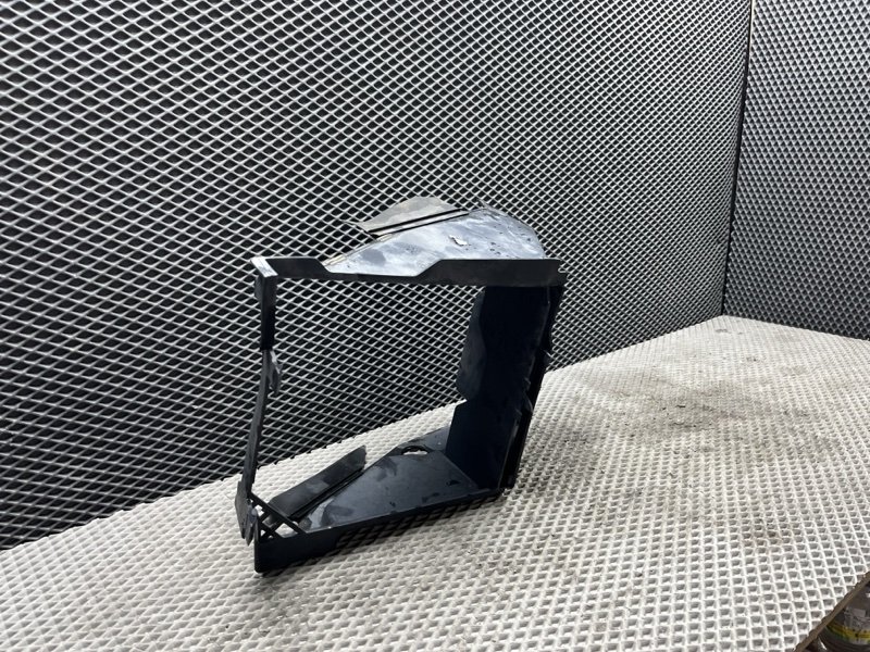 Дефлектор радиатора Land Rover Range Rover (L405, 2016г.)