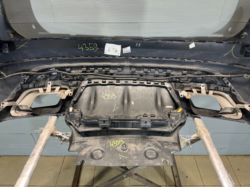 Бампер Land Rover Range Rover Velar (L560, 2020г.)