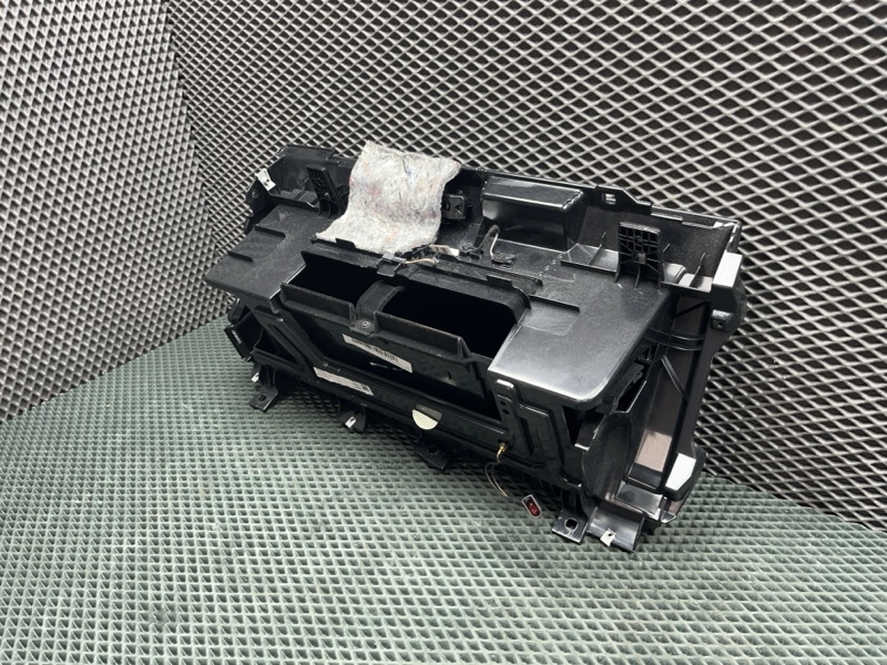 Бардачок Land Rover Range Rover Sport (L494, 2021г.)