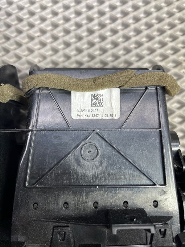 Дефлектор обдува салона центральный Land Rover Range Rover Evoque (L538, 2013г.)