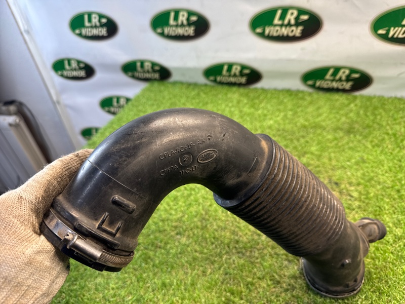 Патрубок воздушного фильтра Land Rover Range Rover Sport (L494, 2016г.)