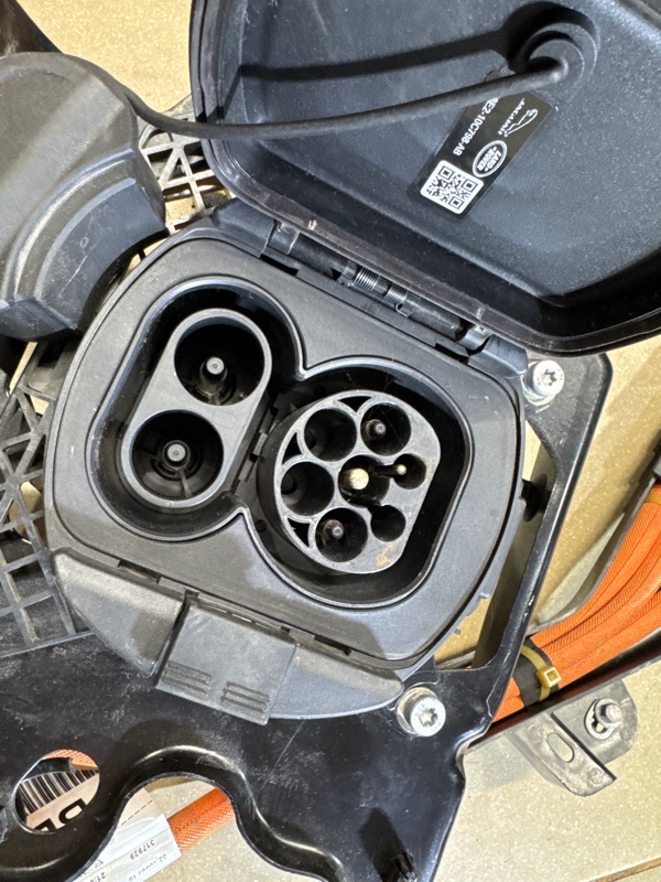Зарядное гнездо Land Rover Range Rover Sport (L461, 2024г.)
