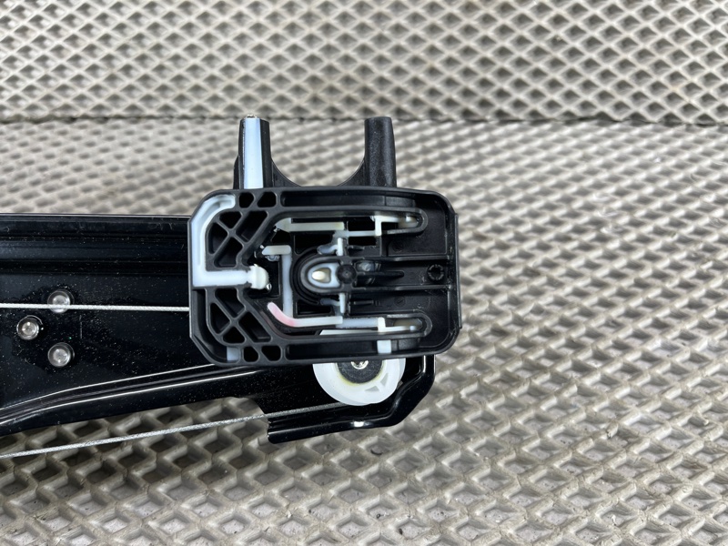 Стеклоподъемник Land Rover Range Rover Sport (L461, 2024г.)