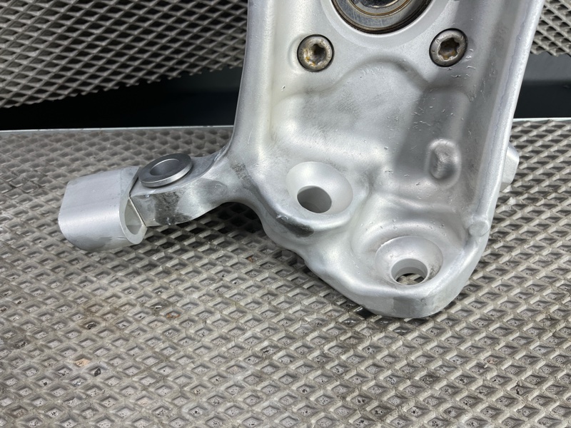 Кулак поворотный Land Rover Range Rover Sport (L461, 2024г.)