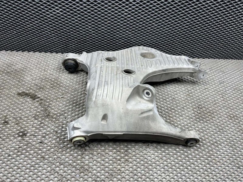 Рычаг нижний Land Rover Range Rover Sport (L494, 2020г.)