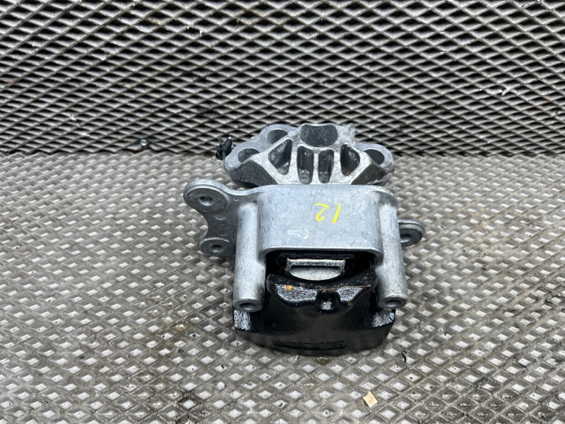 Опора двигателя Land Rover Discovery Sport (L550, 2020г.)
