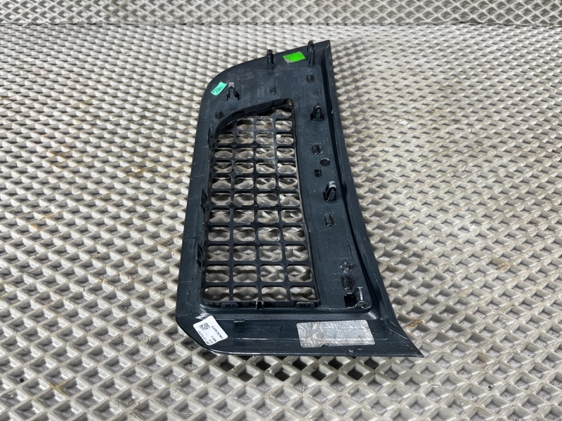 Накладка крыла Land Rover Defender (L663, 2020г.)