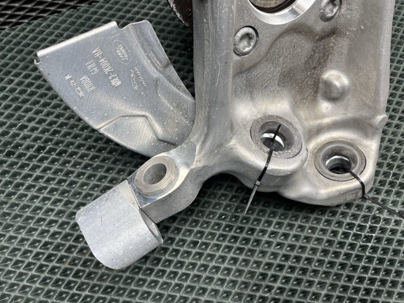 Кулак Land Rover Range Rover Sport (L461, 2025г.)