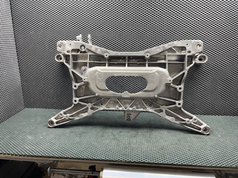 Подрамник Land Rover Range Rover Evoque (L551, 2020г.)