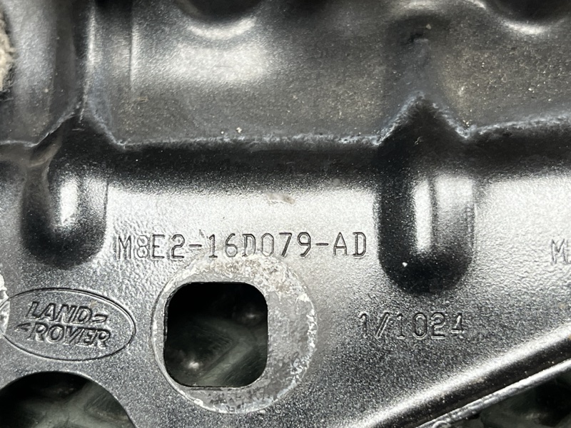 Кронштейн крыла Land Rover Range Rover Sport (L461, 2025г.)