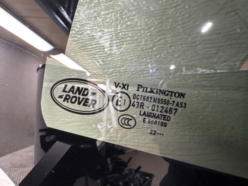 Форточка двери Land Rover Range Rover Sport (L461, 2024г.)