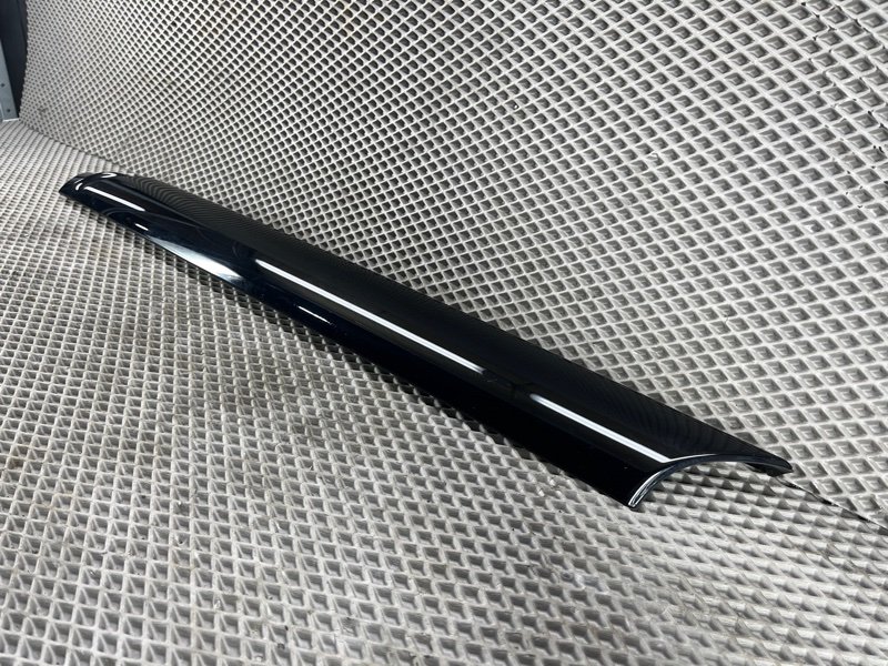 Накладка стойки лобового стекла Land Rover Range Rover Sport (L461, 2024г.)