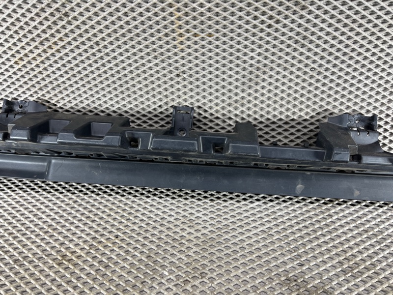 Кронштейн бампера Land Rover Defender (L663, 2020г.)