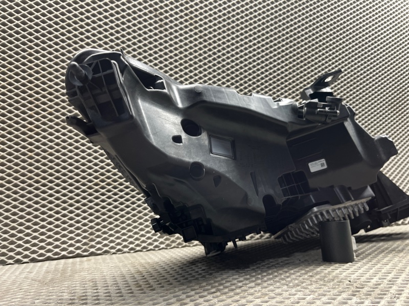 Фара светодиодная Land Rover Range Rover Sport (L461, 2024г.)