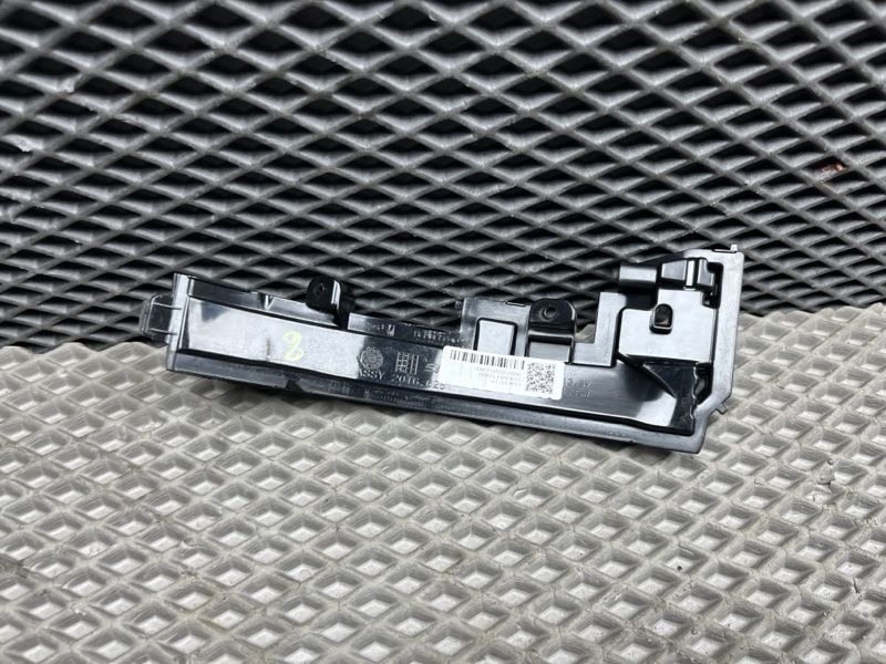 Повторитель поворота в зеркало Land Rover Range Rover (L405, 2021г.)