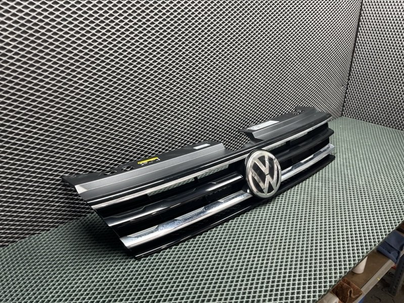 Решетка радиатора Volkswagen Tiguan (MK2, 2018г.)
