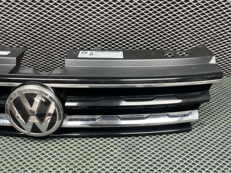 Решетка радиатора Volkswagen Tiguan (MK2, 2018г.)