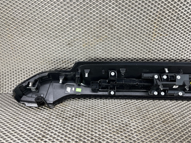 Стоп-сигнал дополнительный Land Rover Defender (L663, 2020г.)