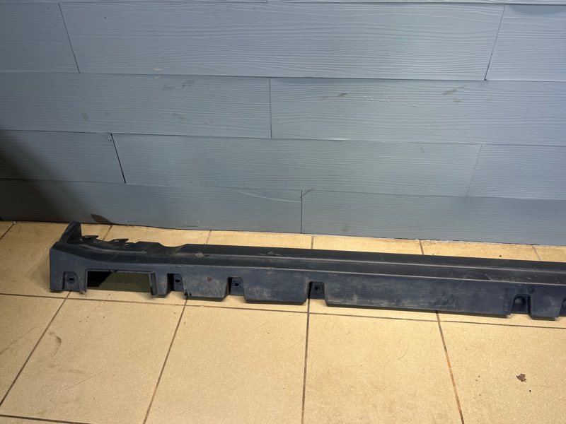 Накладка на порог Land Rover Defender (L663, 2020г.)