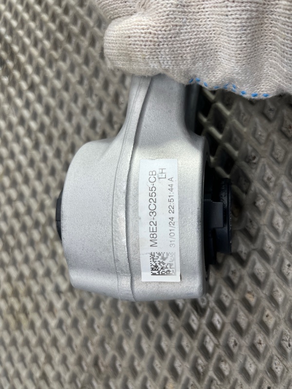 Рычаг Land Rover Range Rover Sport (L461, 2024г.)