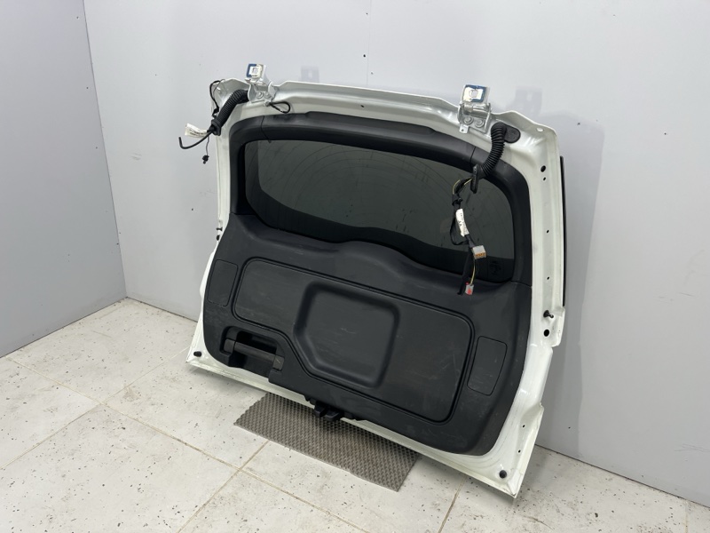 Крышка багажника Land Rover Discovery Sport (L550, 2016г.)
