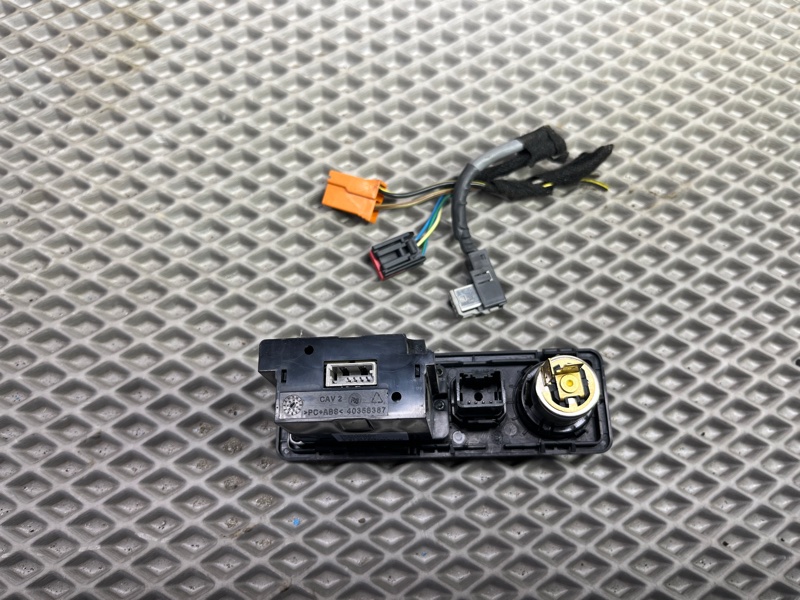 Разъем AUX / USB Land Rover Range Rover Evoque (L538, 2013г.)