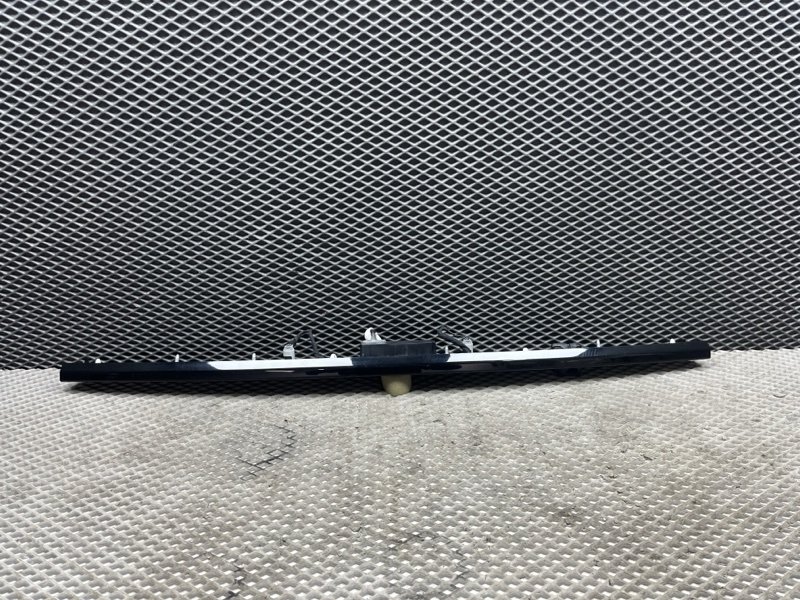 Молдинг крышки багажника Land Rover Discovery Sport (L550, 2016г.)