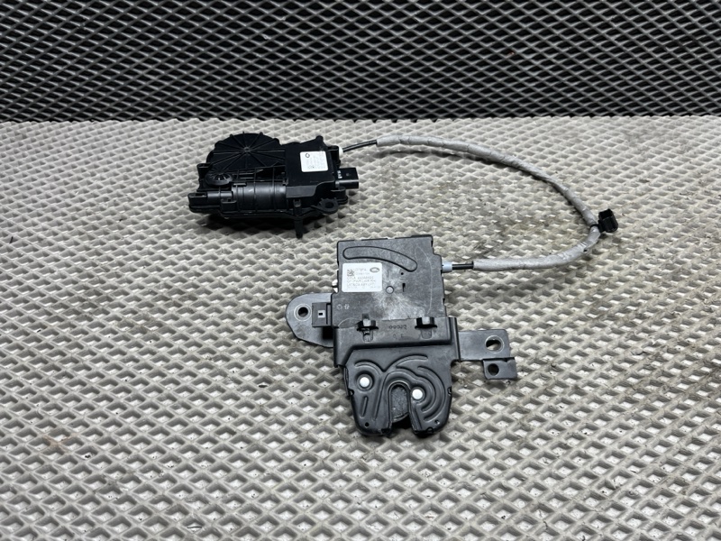 Замок крышки багажника Land Rover Range Rover (L405, 2016г.)