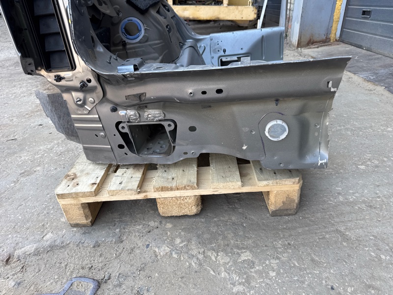 Четверть крыло Land Rover Range Rover Sport (L461, 2024г.)