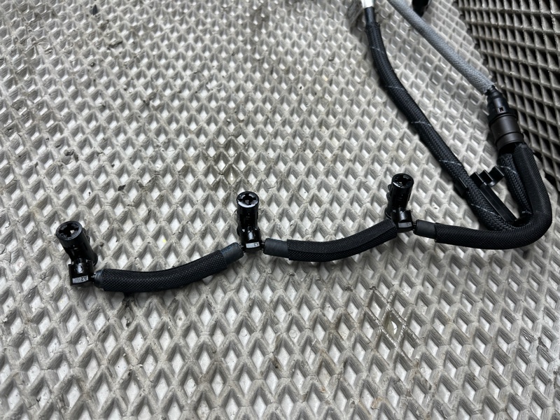 Трубка топливной обратки Land Rover Range Rover Sport (L320, 2012г.)