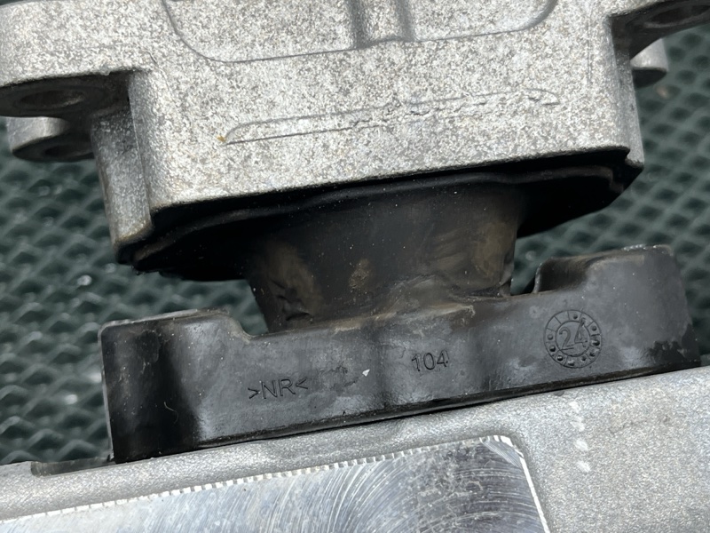 Кронштейн АКПП Land Rover Range Rover Sport (L461, 2025г.)