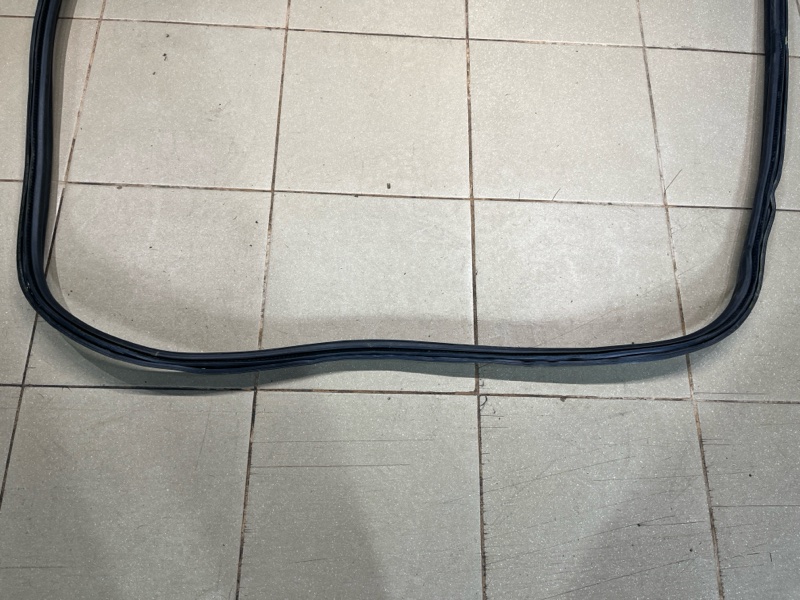 Уплотнитель багажника Land Rover Range Rover Sport (L461, 2024г.)