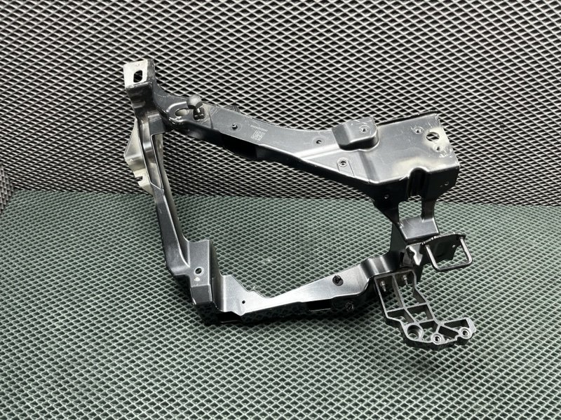 Крепление фары (кронштейн фары) Land Rover Range Rover Sport (L461, 2025г.)