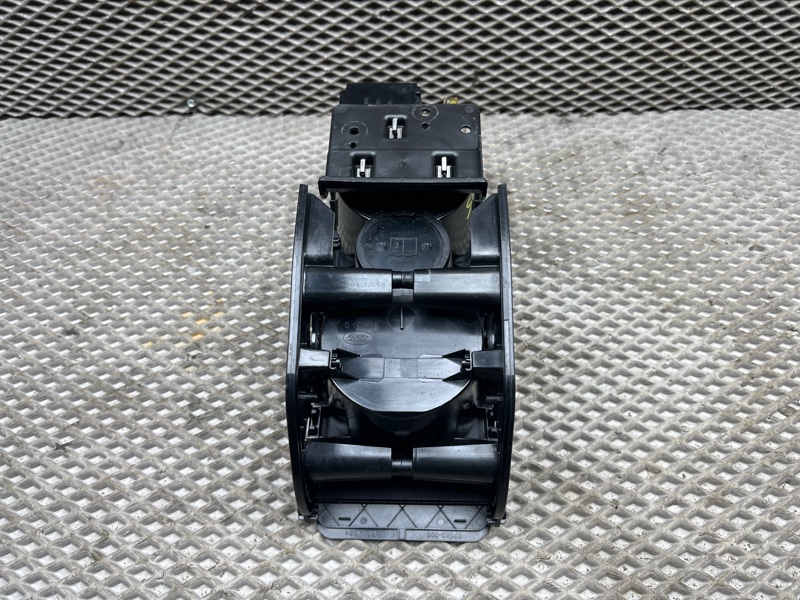Подстаканник центральный Land Rover Range Rover Sport (L320, 2011г.)