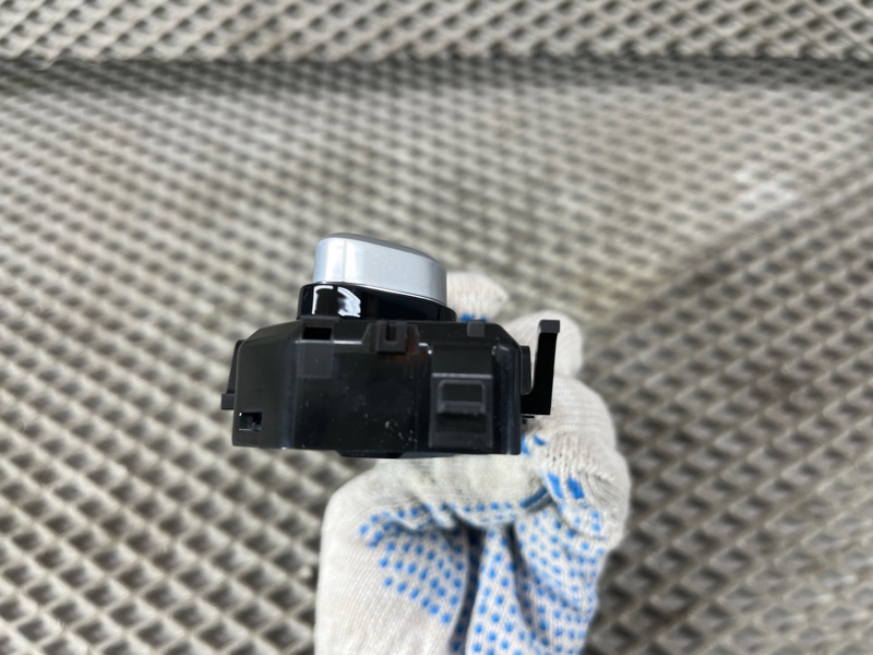 Пульт регулировки сиденья Land Rover Range Rover Sport (L461, 2024г.)