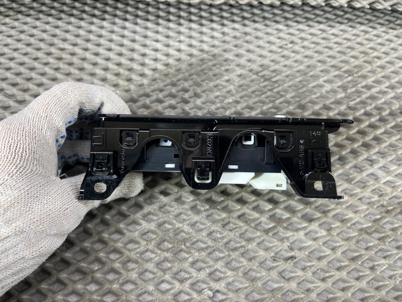 Блок управления стеклоподъемниками Land Rover Range Rover Sport (L461, 2024г.)
