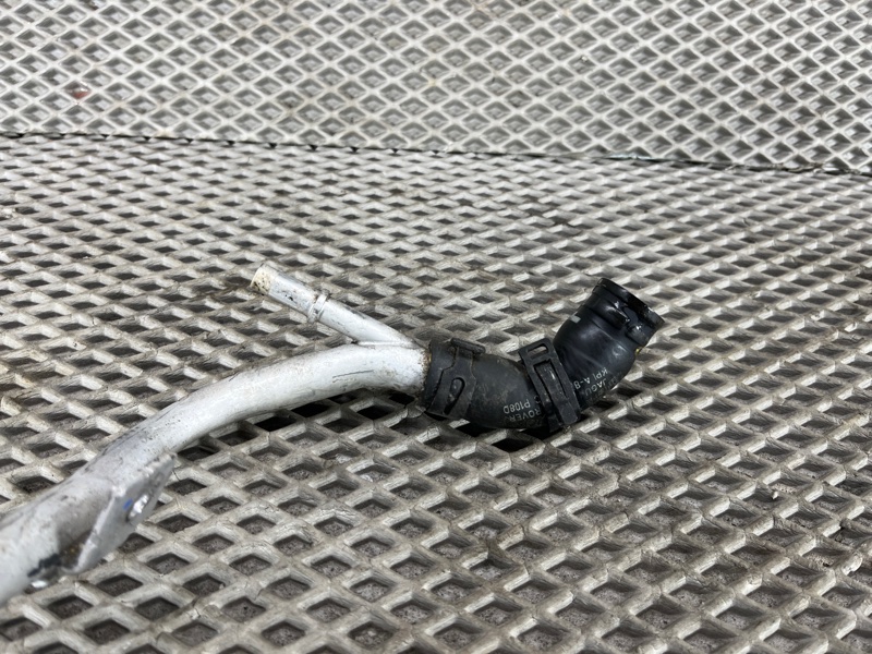 Патрубок отопителя (печки) Land Rover Defender (L663, 2020г.)