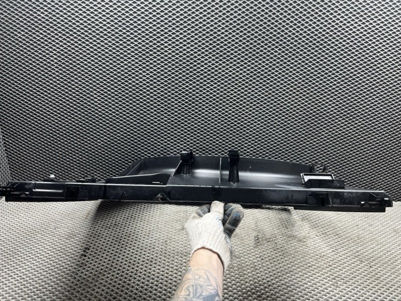 Дефлектор радиатора Land Rover Range Rover (L405, 2016г.)