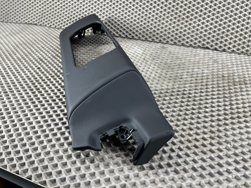 Декоративная накладка торпедо Land Rover Range Rover Sport (L461, 2024г.)