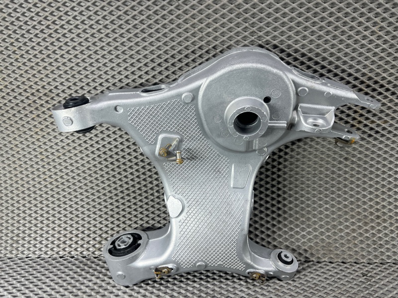 Рычаг нижний Land Rover Range Rover Velar (L560, 2020г.)