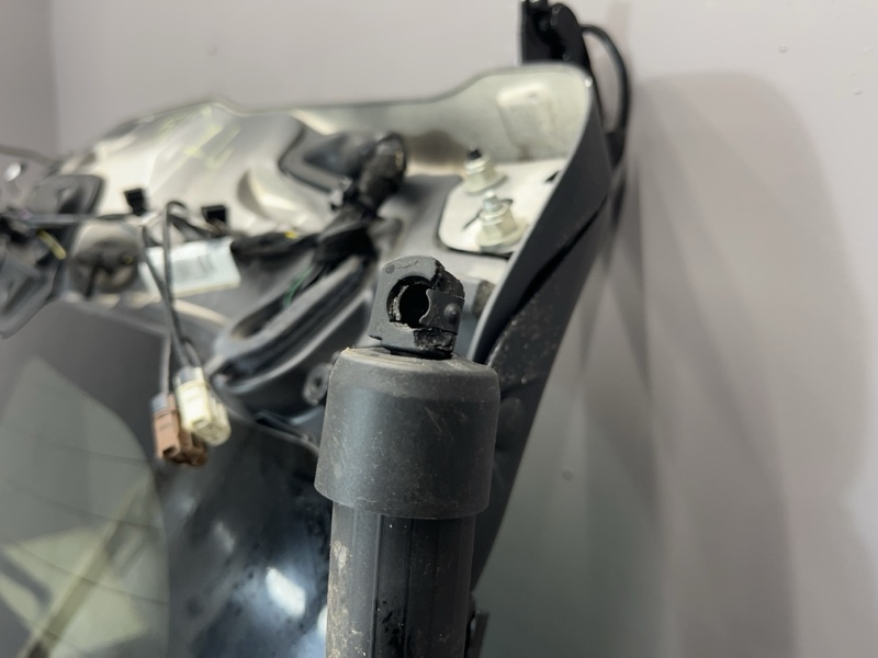 Крышка багажника Land Rover Range Rover Velar (L560, 2020г.)