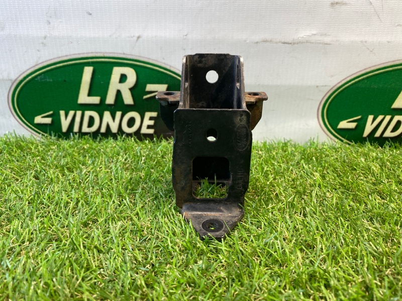 Крепление радиатора Land Rover Range Rover Velar (L560, 2020г.)