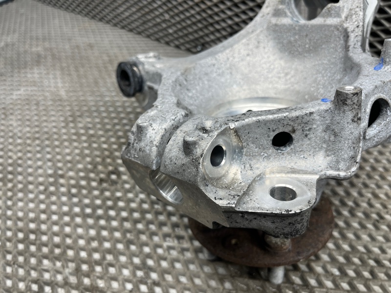 Кулак Land Rover Discovery Sport (L550, 2020г.)