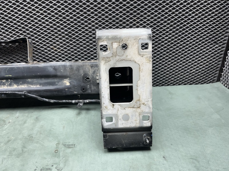 Усилитель бампера Land Rover Range Rover Sport (L494, 2014г.)